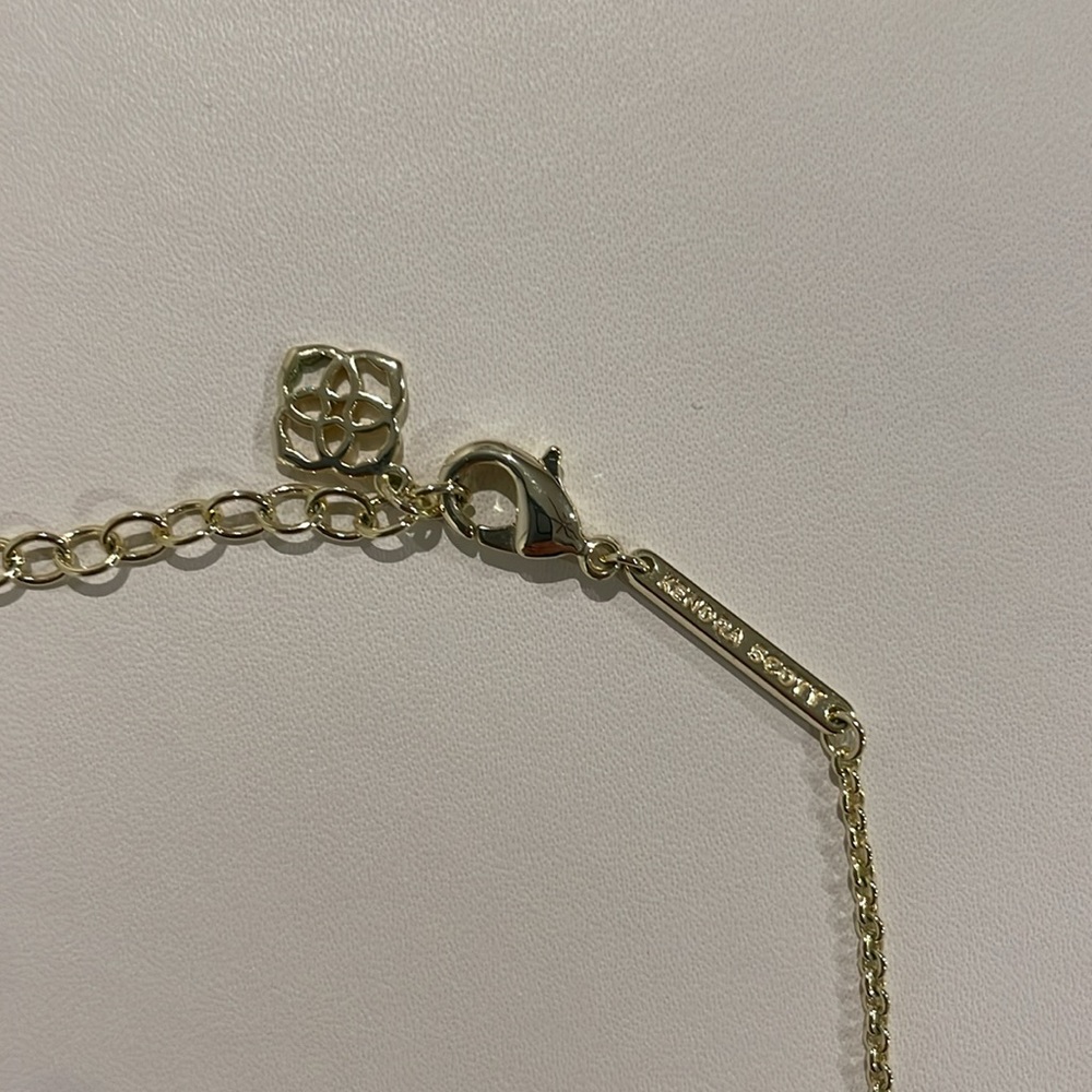Kendra Scott Neckless - Picture 3 of 4